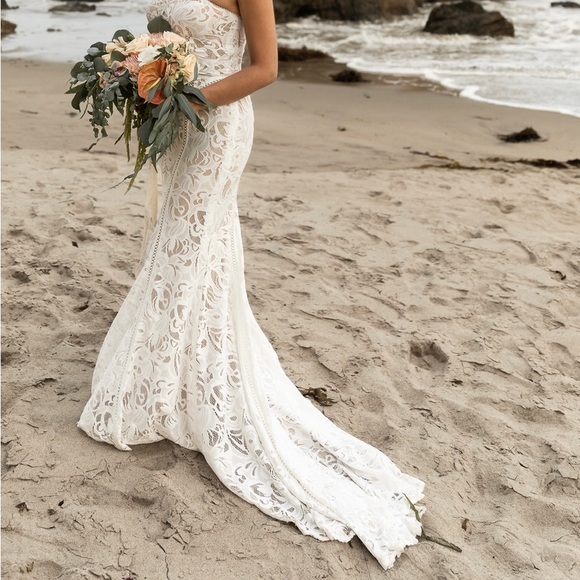 Bohemian lace ivory wedding dress - Picture 3 of 5